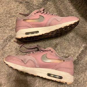 Nike Air Max Womens Sneaker Size 9.5